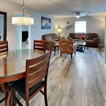 Villa Pleasure Pier Retreat #4